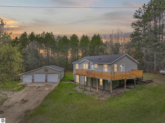 8765 E 10 Road, Manton, MI 49663