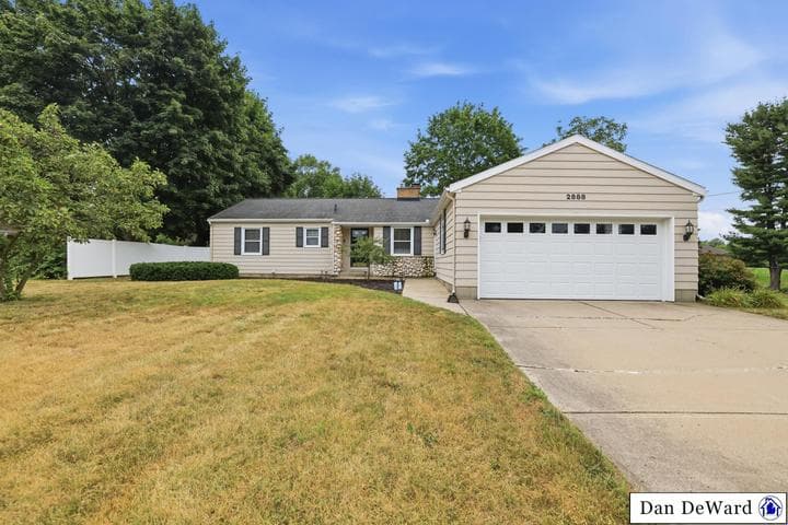 2888 4 Mile Road NW, Grand Rapids, MI 49544
