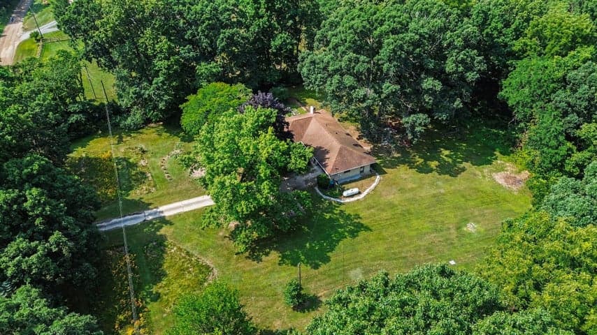 1406 Camp Road, Buchanan, MI 49107