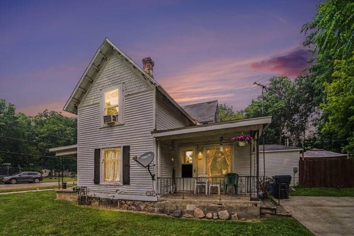 302 N Van Buren Street, Paw Paw, MI 49079