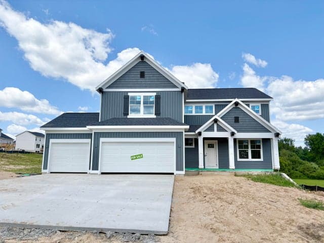 8321 Kettle Oak Drive SE, Alto, MI 49302