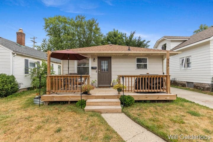 955 Veto Street NW, Grand Rapids, MI 49504