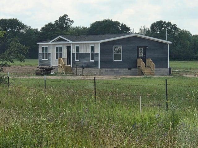 19068 W Yankee Road, Morley, MI 49336