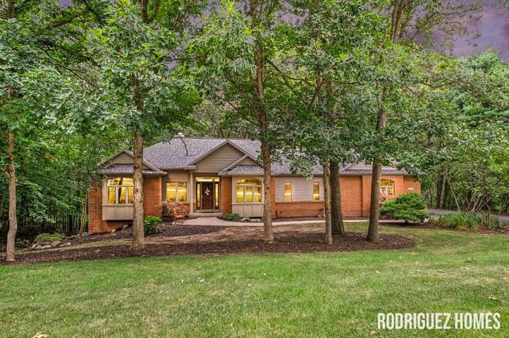 4639 Plateau View Drive NE, Grand Rapids, MI 49525