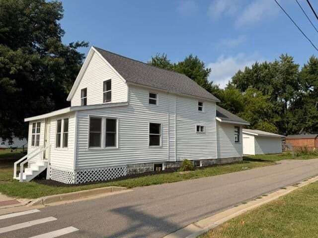 335 S Pleasant Street, Watervliet, MI 49098
