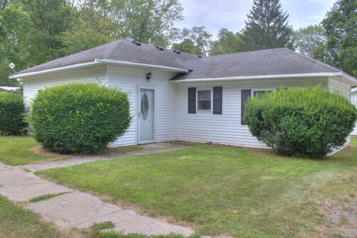 301 N New Street, Stanton, MI 48888