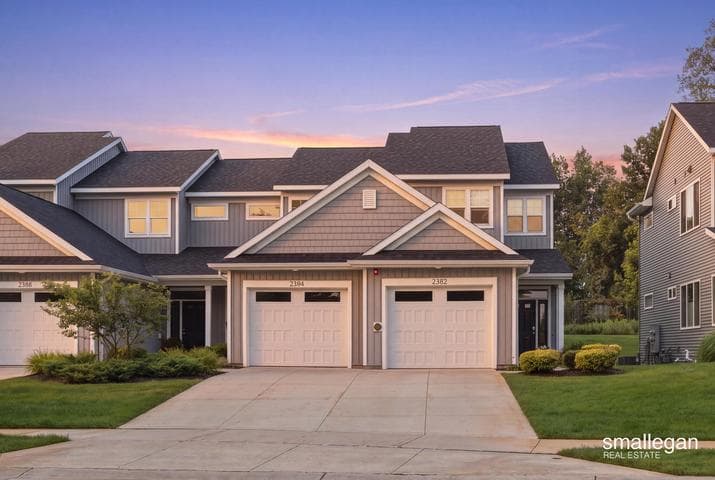 2382 Watertown Way NE, Grand Rapids, MI 49505