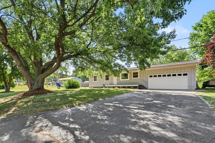 14370 14 Mile Road NE, Greenville, MI 48838