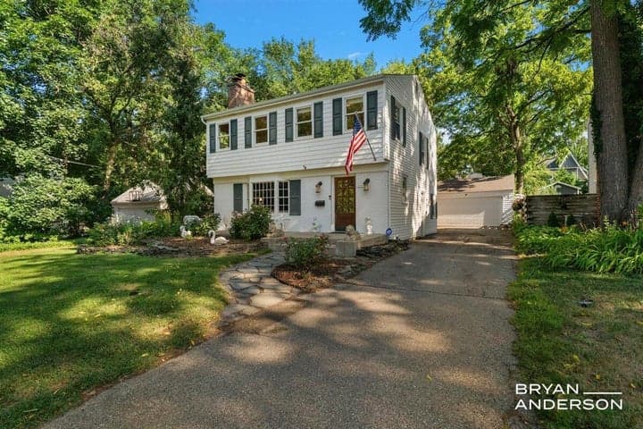 2221 El Dorado Drive SE, Grand Rapids, MI 49506