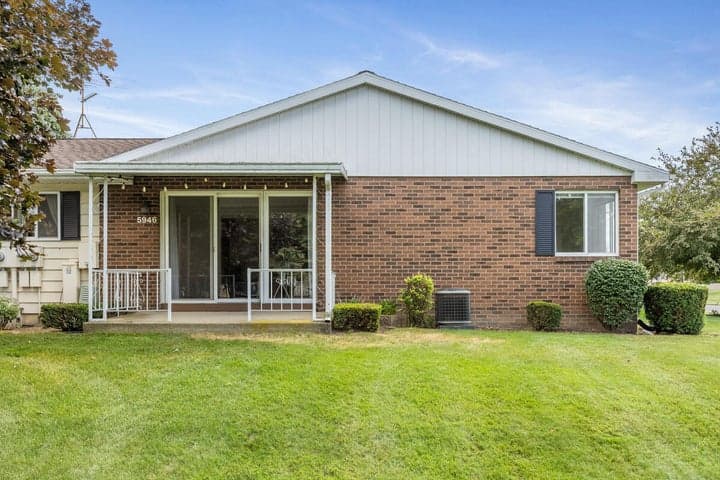 5946 Leisure South Drive SE, Grand Rapids, MI 49548