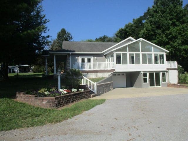 57530 Cool Water Lane, Colon, MI 49040