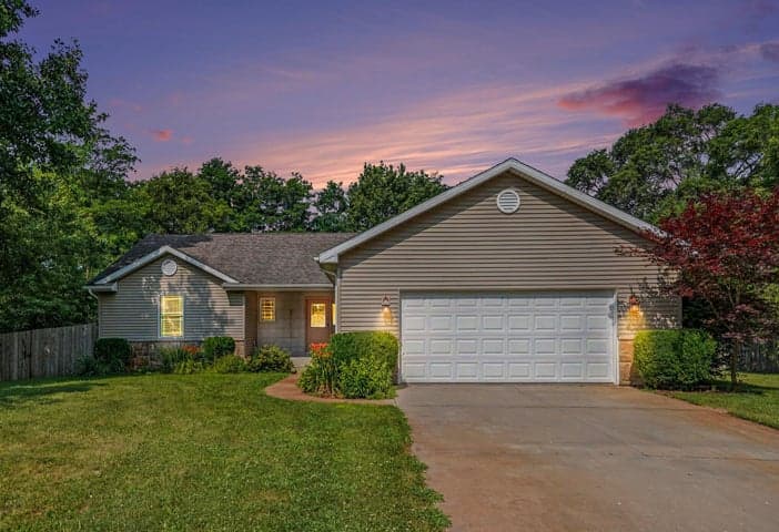 69862 Roy Drive, Edwardsburg, MI 49112