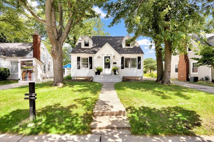 1900 Sylvan Avenue SE, Grand Rapids, MI 49506