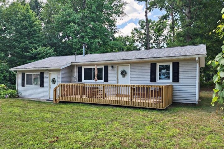 10865 Third Street Street, Canadian Lakes, MI 49346