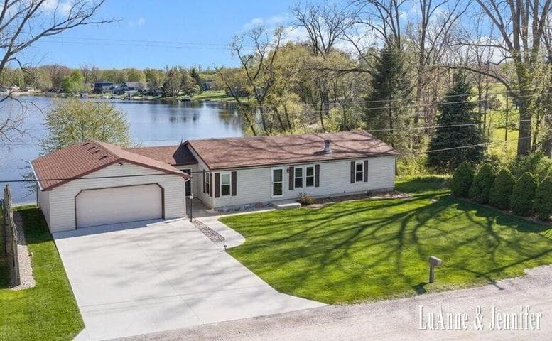 10260 Swem Street NE, Rockford, MI 49341