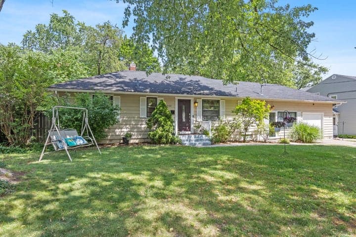 2100 SE Cambridge Drive SE, Grand Rapids, MI 49506