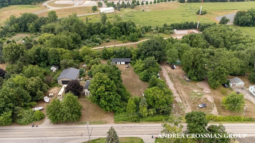 866 E 24th Street, Holland, MI 49423