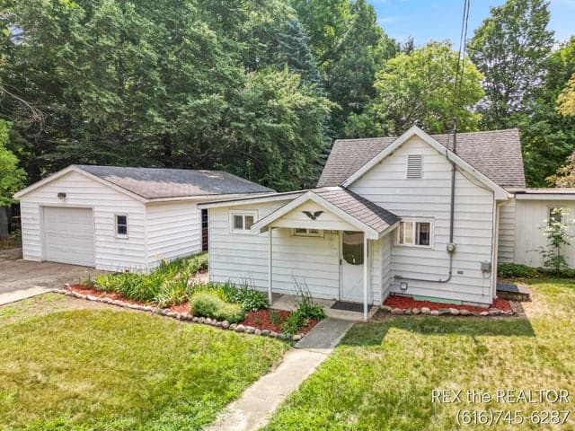 167 W Brooks Street, Newaygo, MI 49337