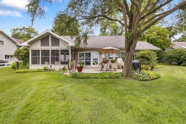 21465 N Shore Drive, Sturgis, MI 49091