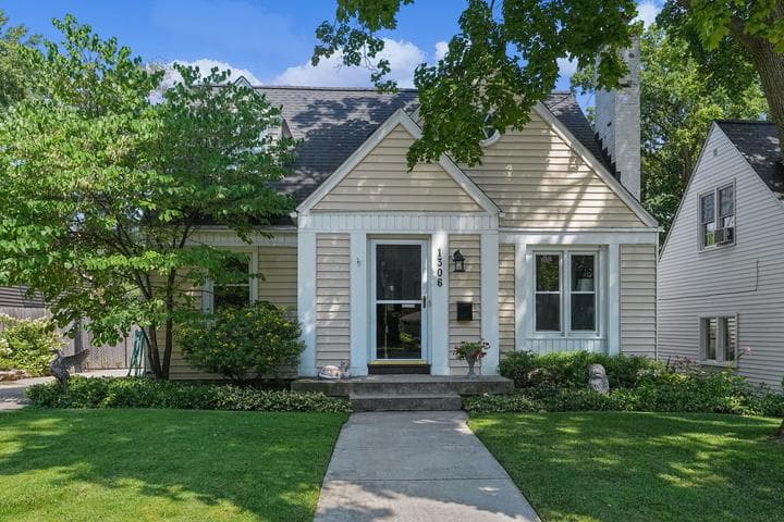 1306 Allerton Avenue SE, Grand Rapids, MI 49506