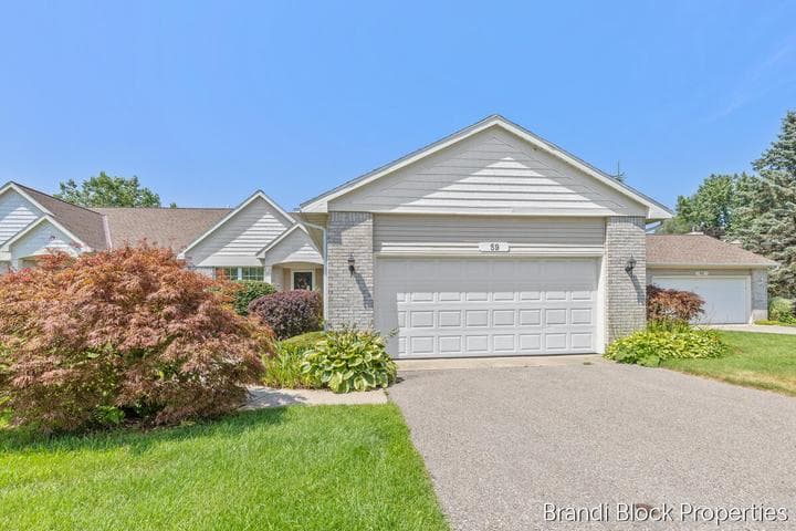 59 Pond Ridge Drive NE 20, Grand Rapids, MI 49546