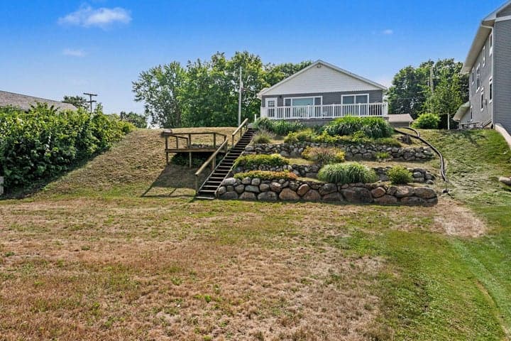 731 Beechwood Drive, Delton, MI 49046