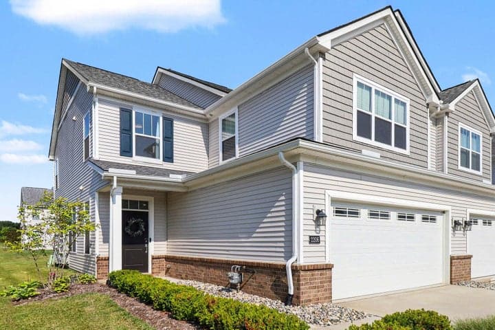 2206 Mill Lane, Saline, MI 48176