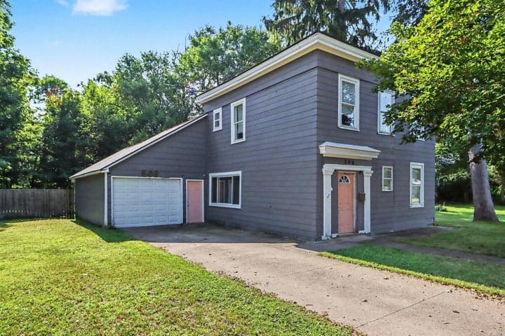 508 N Niles Street, Paw Paw, MI 49079