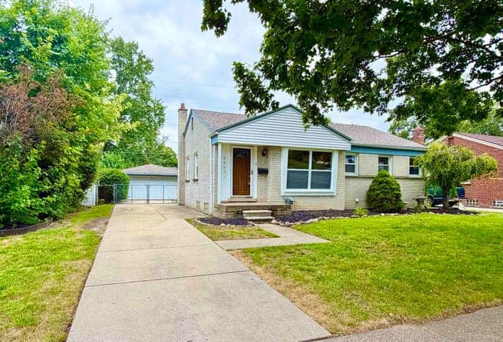 29671 Macintyre Street, Livonia, MI 48150