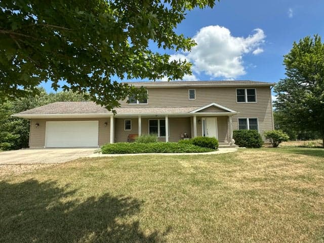 67025 46th Avenue, Hartford, MI 49057