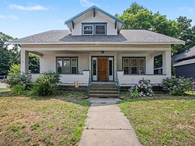 216 E Danaher Street, Ludington, MI 49431