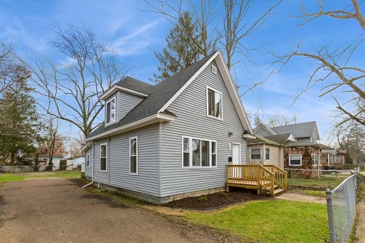 979 Lavette Avenue, Benton Harbor, MI 49022