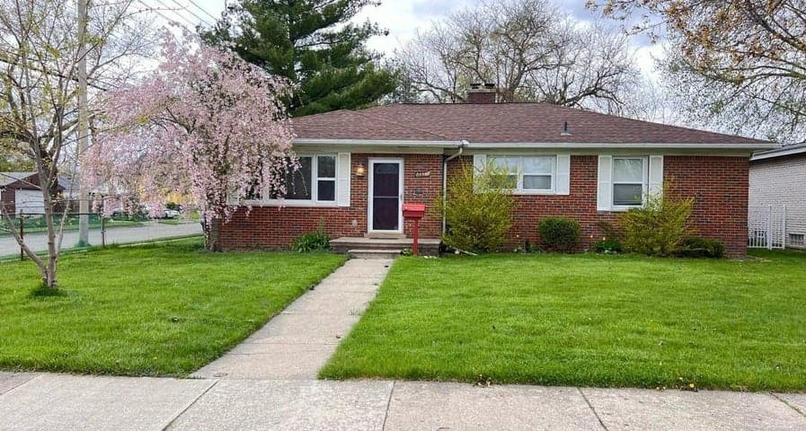 24517 Rosebud Avenue, Eastpointe, MI 48021