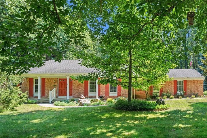 22727 Sunset Drive, Kalamazoo, MI 49009