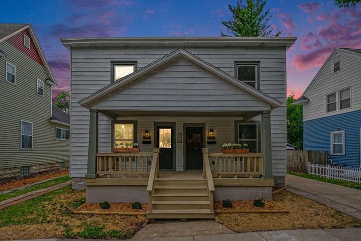 1021 Lincoln Avenue NW, Grand Rapids, MI 49504