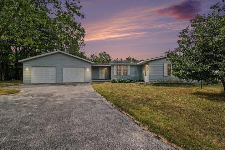 6809 W Deer Road, Mears, MI 49436