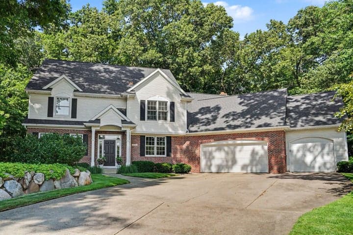 1720 Breezy Point Lane, Kalamazoo, MI 49009