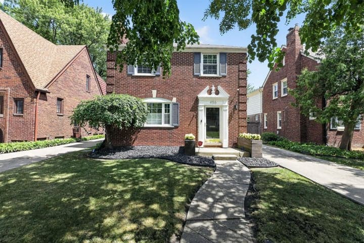 456 Manor Street, Grosse Pointe Farms, MI 48236
