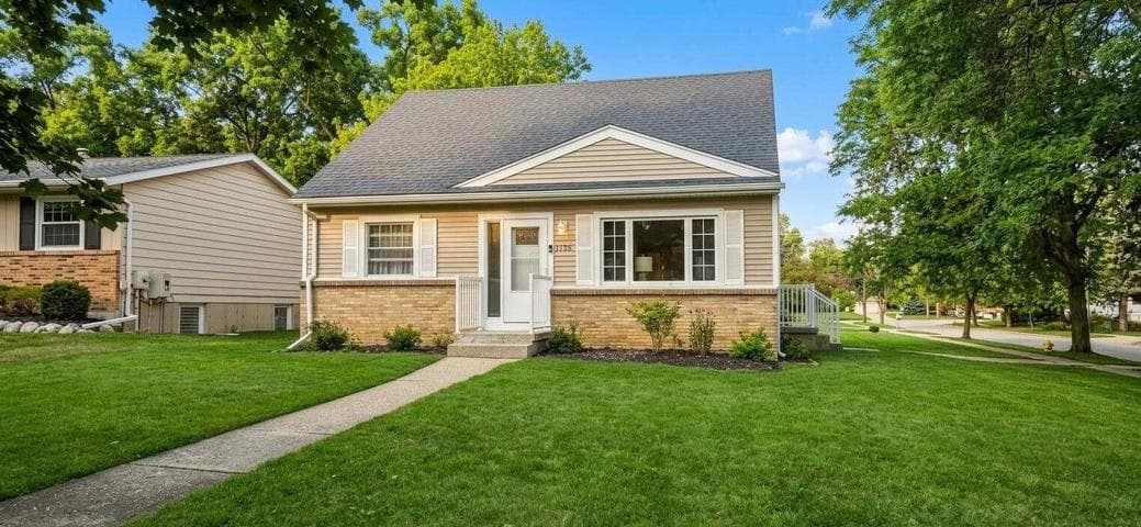 1135 Walwood Drive NE, Grand Rapids, MI 49505