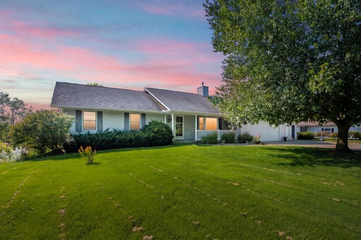 12085 W Indian Lake Drive, Vicksburg, MI 49097