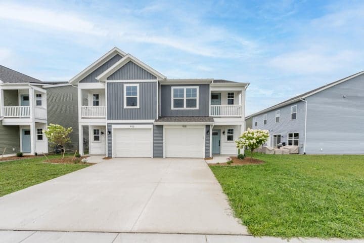 908 Indiana Avenue 11, South Haven, MI 49090