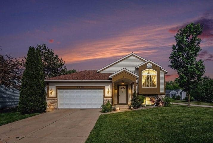 6878 Lake Bluff Drive NE, Comstock Park, MI 49321