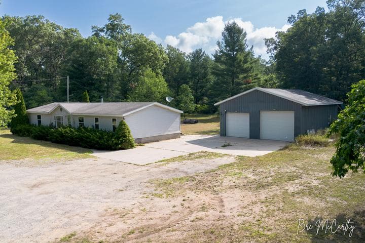 1634 S Chatterson Road, Muskegon, MI 49442