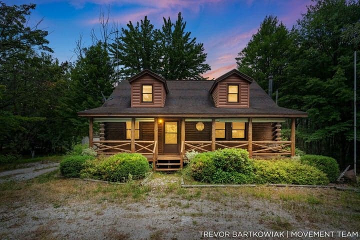17708 120th Avenue, Nunica, MI 49448