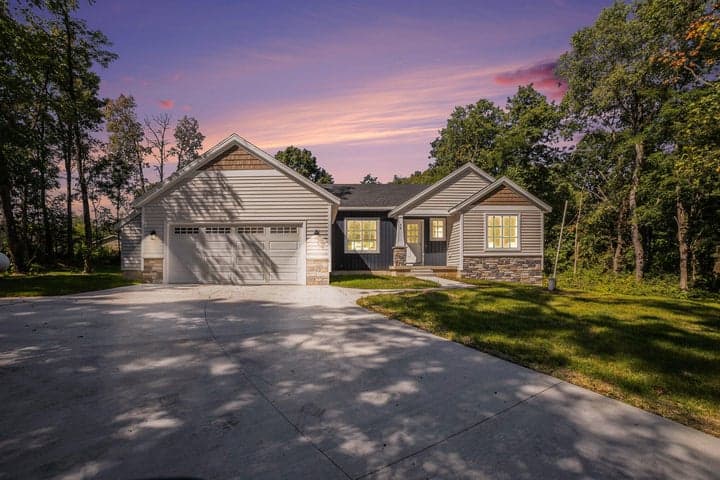 Unit 34 Legacy Lane, Hastings, MI 49058