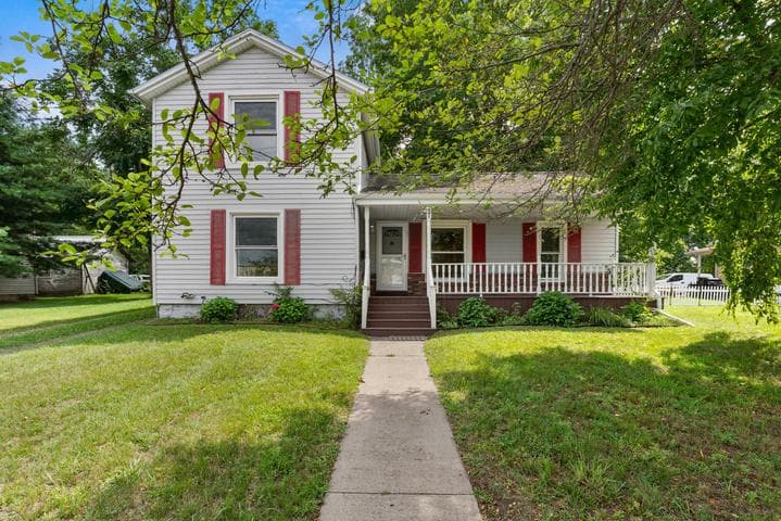 228 E Bacon Street, Hillsdale, MI 49242