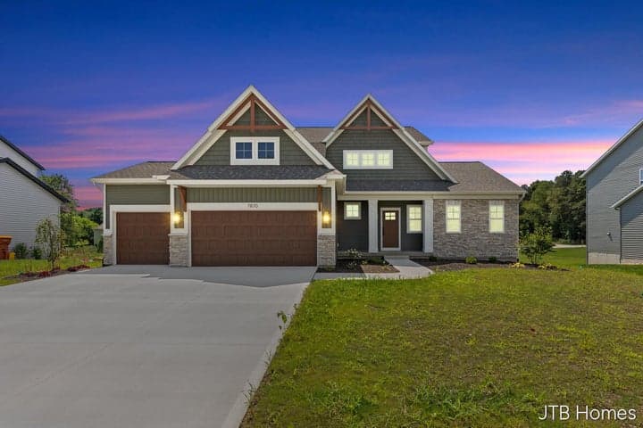 7870 Woodhurst Drive NE, Rockford, MI 49341