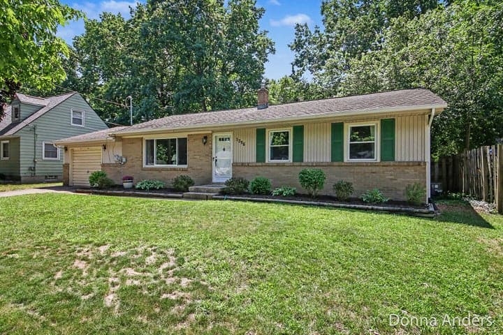 1296 Katrina Drive SE, Grand Rapids, MI 49508