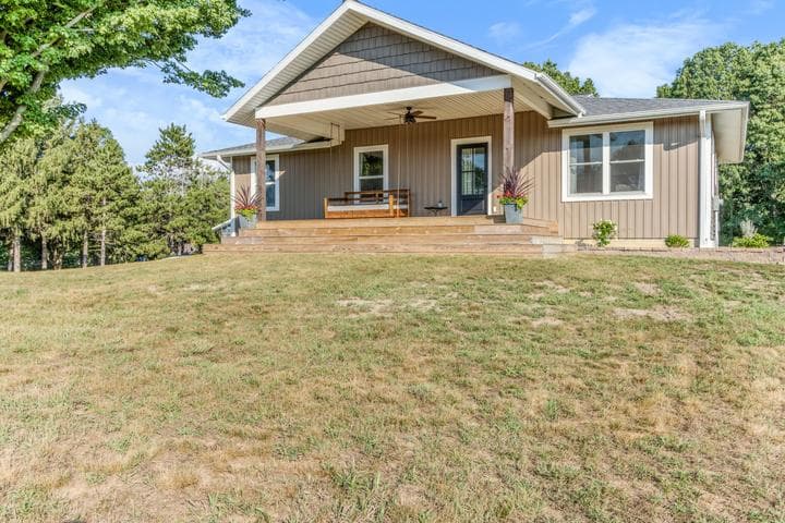 10390 Lovers Lane NW, Grand Rapids, MI 49534
