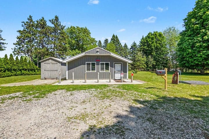 2811 S Sheridan Road, Stanton, MI 48888